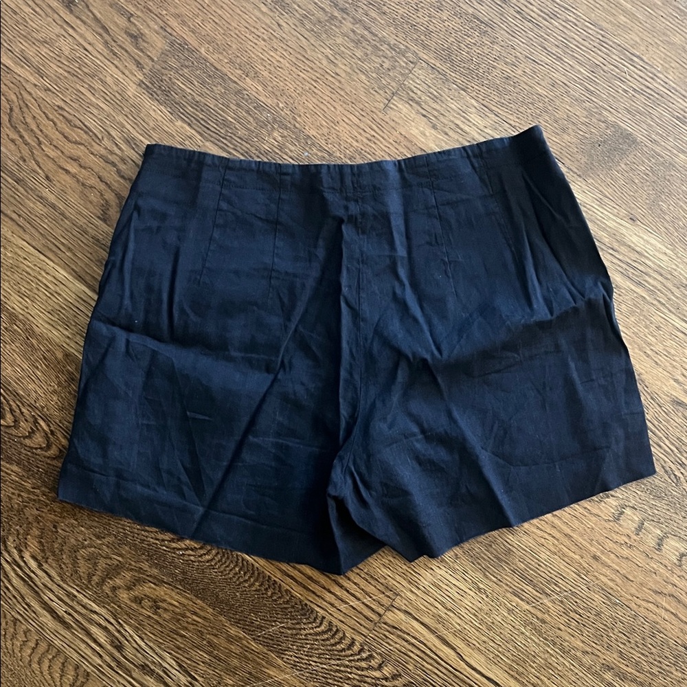 Theory Black High-Waist Tailored Women's Shorts - Picture 3 of 4